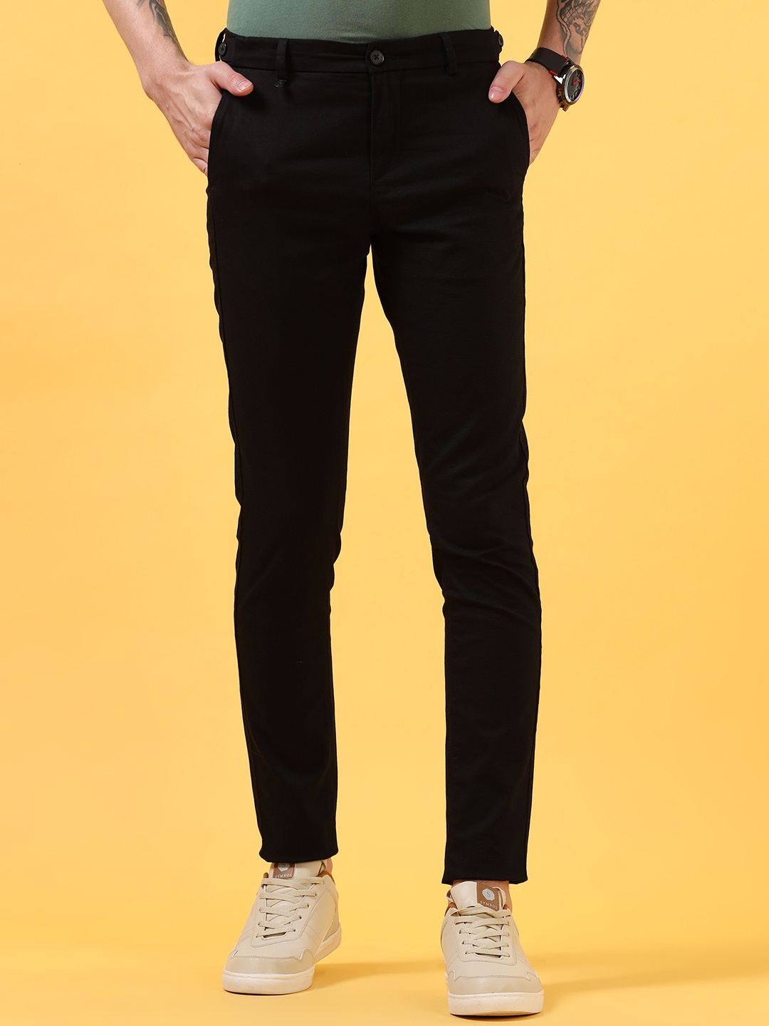 

THINC Men Slim Fit Mid-Rise Trousers, Black