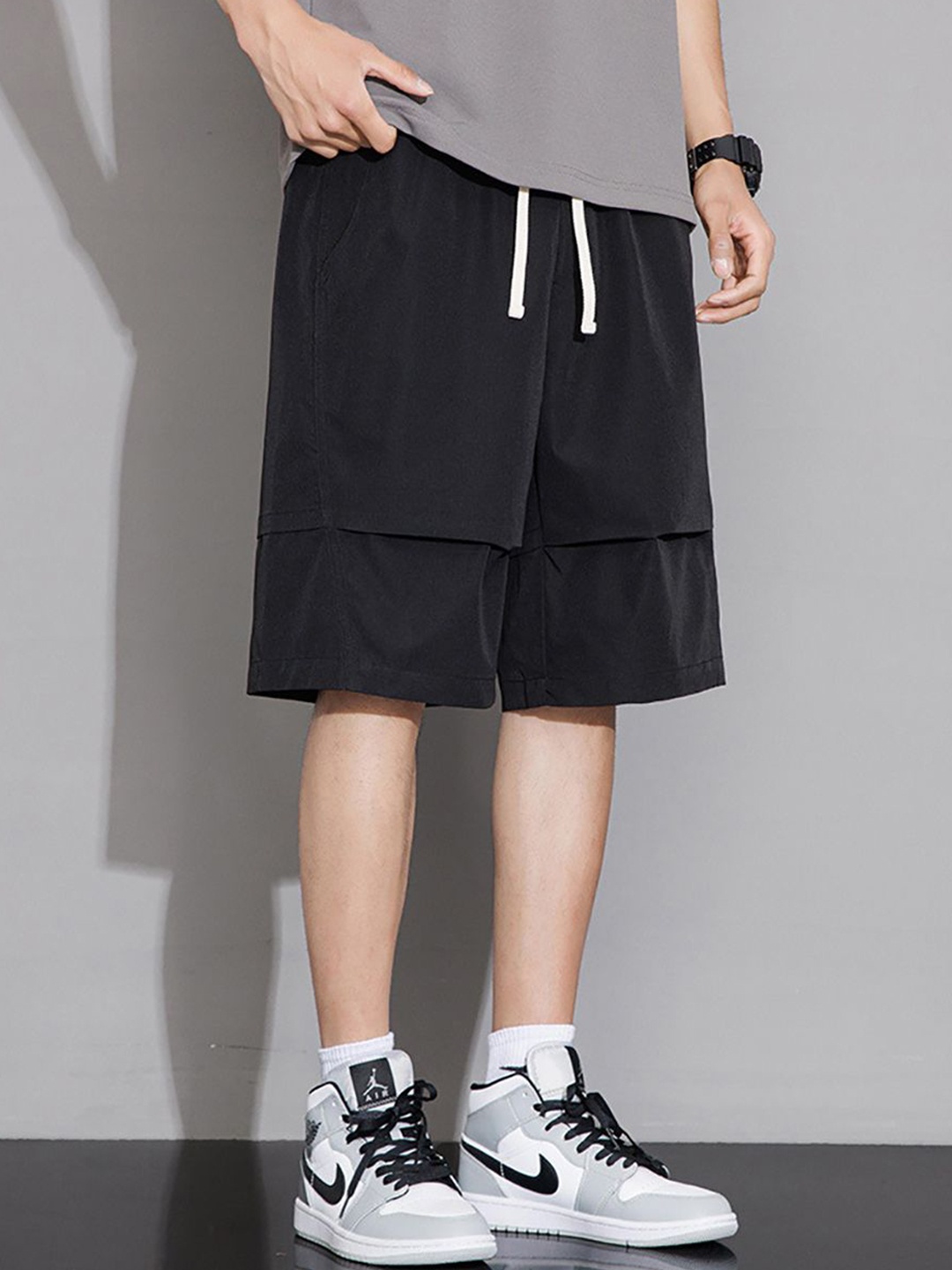 

StyleCast x Revolte Men Regular Fit Mid-Rise Shorts, Black