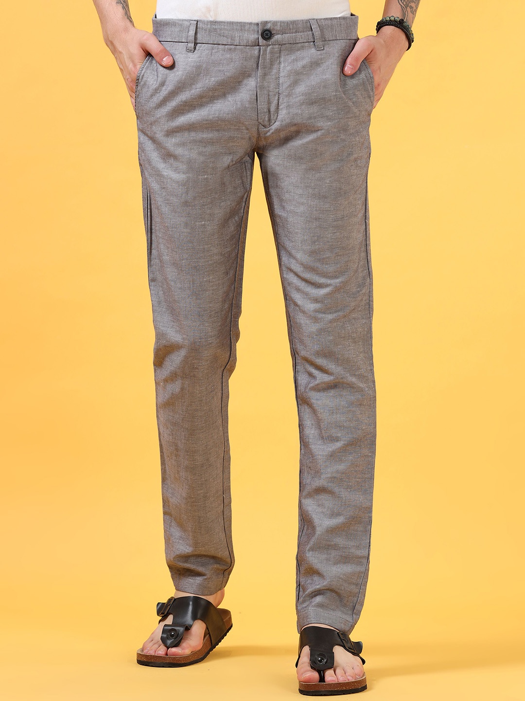 

THINC Men Relaxed Fit Mid-Rise Trousers, Grey