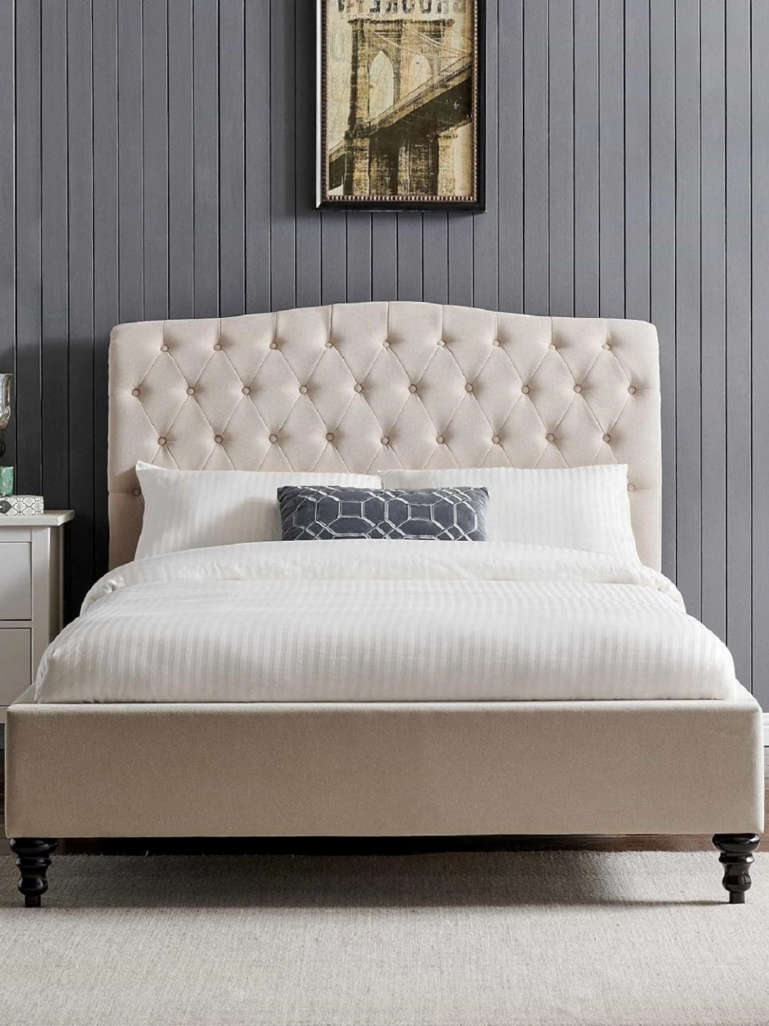 

THE LINEN COMPANY White Striped 300 TC King Bedsheet with 2 Pillow Covers