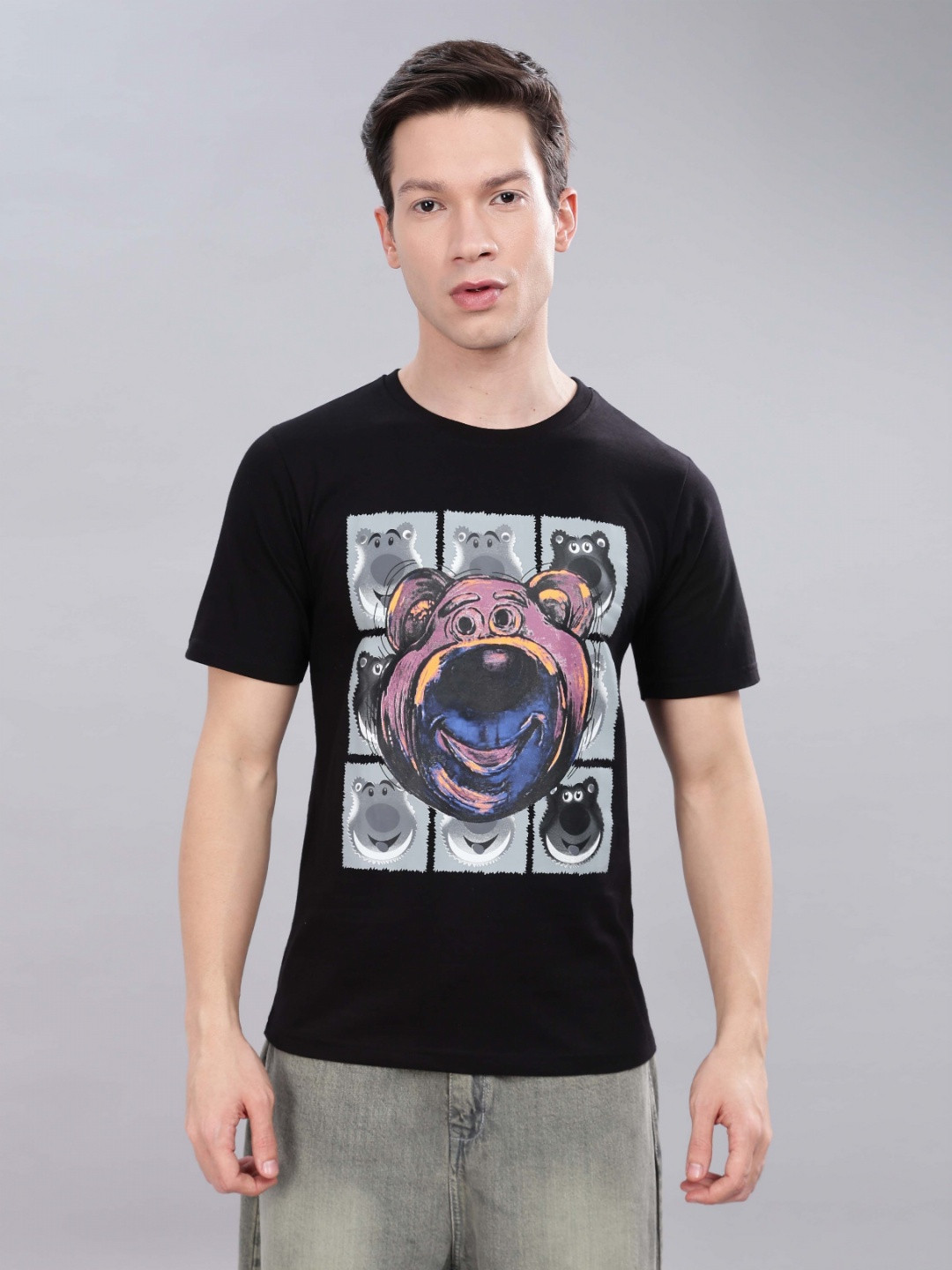 

TOMHIDDLE Men Graphic Printed Round Neck Cotton T-shirt, Black
