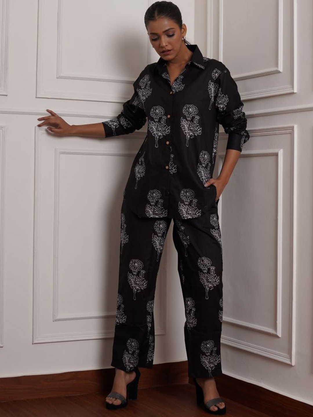 

The Quince Life Printed Pure Cotton Rose Noir Collar Style Co-ord Set, Black