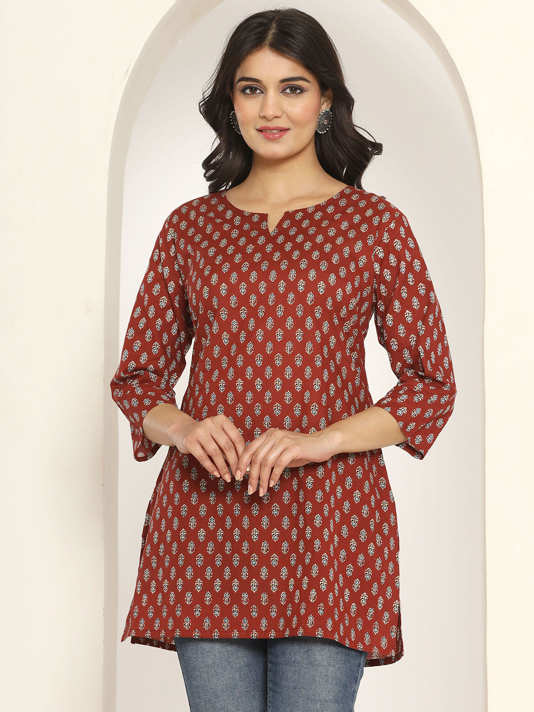 

Cottbelle WomenFloral Printed Pure CottonStraight Kurti, Maroon