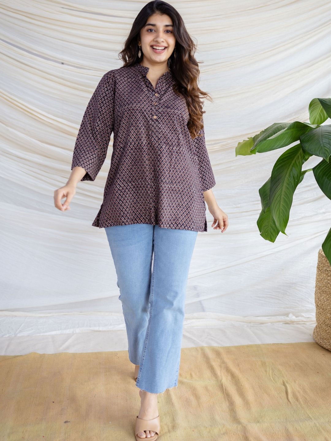 

THE INDIAN ETHNIC CO Women Geometric Printed Mandarin Collar Cotton Top, Brown