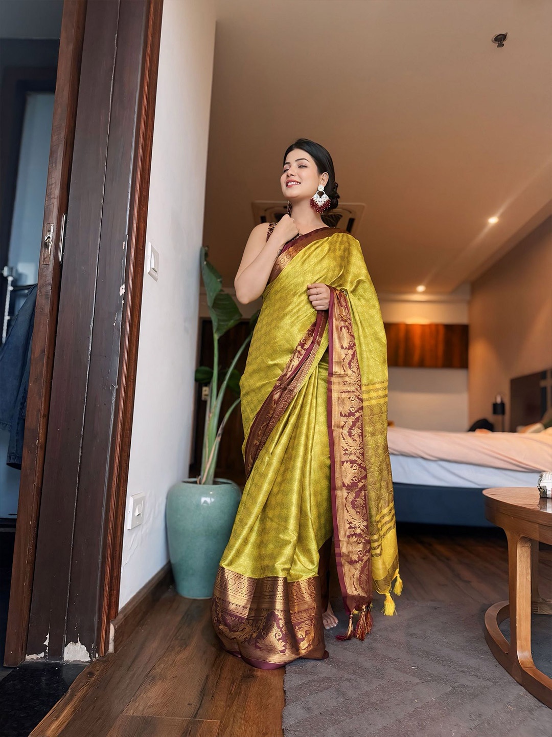 LADY SHOPI Woven Design Zari Pure Silk Kanjeevaram Saree, Brown