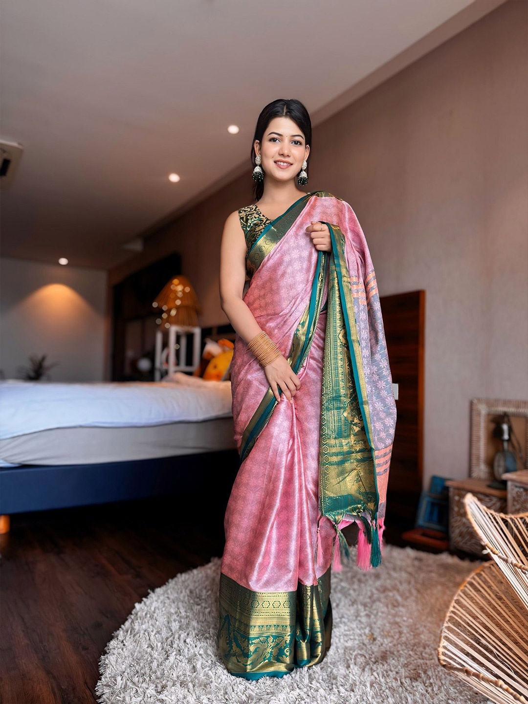 

LADY SHOPI Woven Design Zari Pure Silk Kanjeevaram Saree, Pink