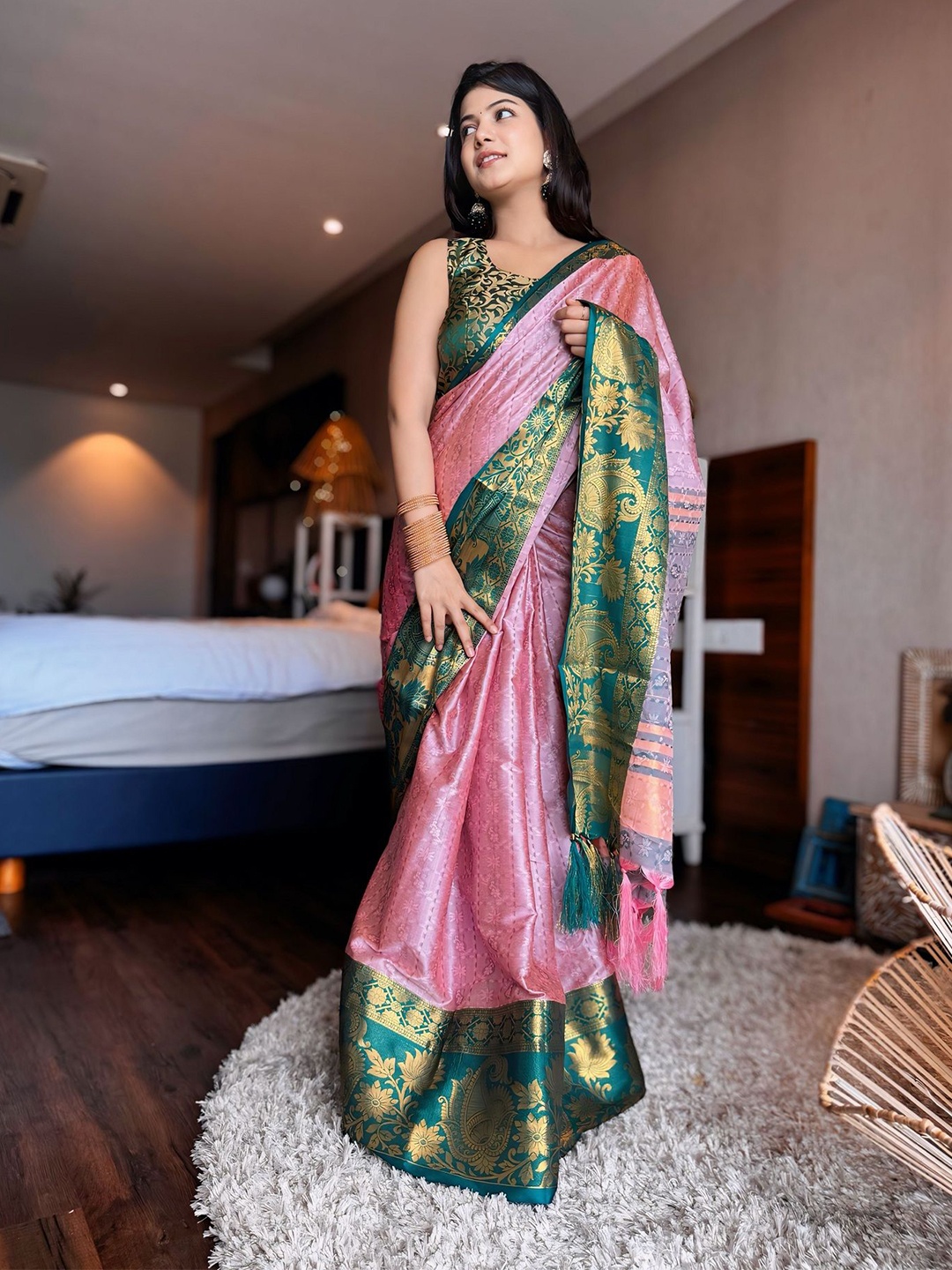 

LADY SHOPI Woven Design Zari Pure Silk Kanjeevaram Saree, Pink