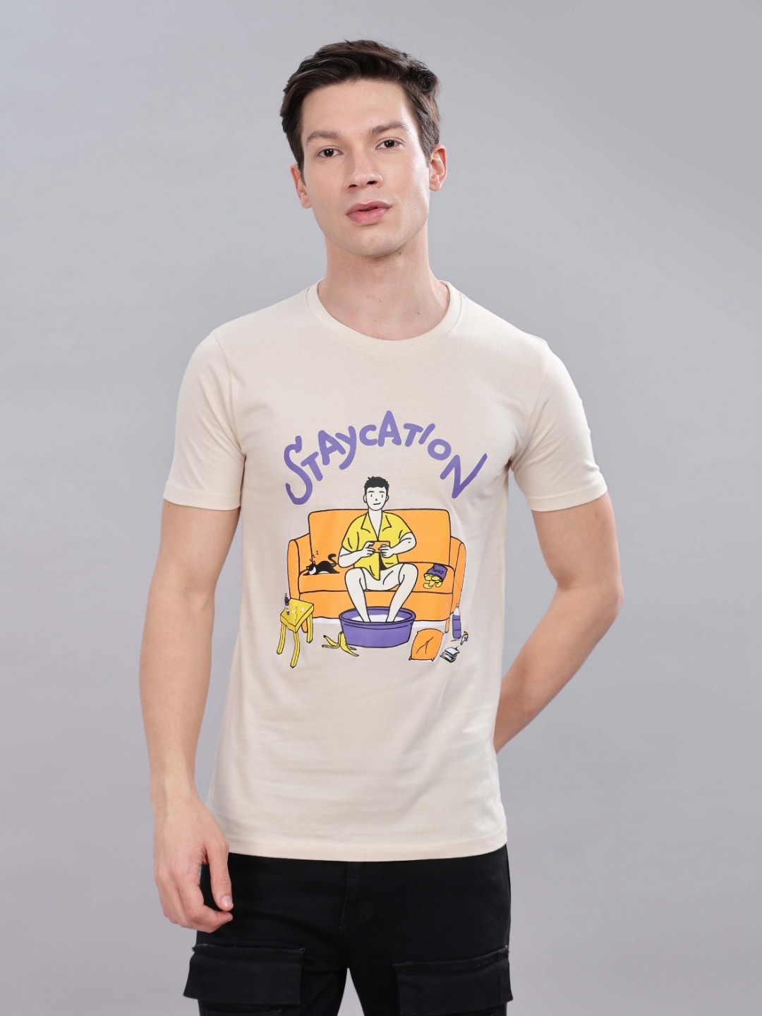 

TOMHIDDLE Men Graphic Printed Round Neck Cotton T-shirt, Cream