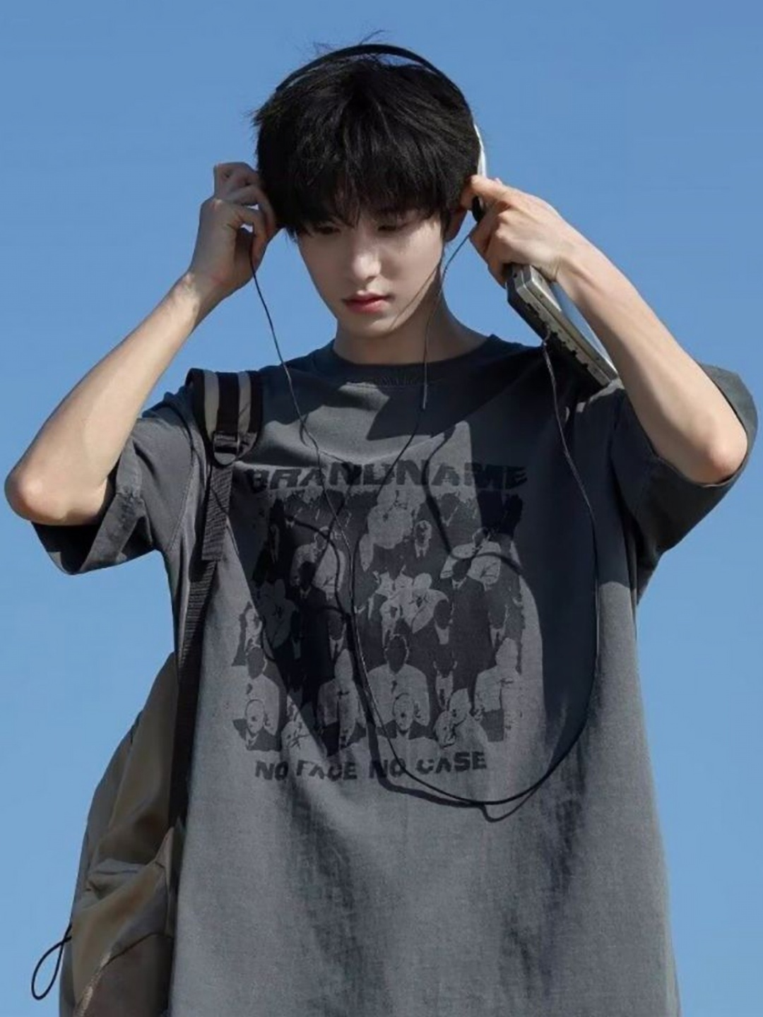 

StyleCast x Revolte Men Graphic Printed Round Neck Oversized T-shirt, Grey