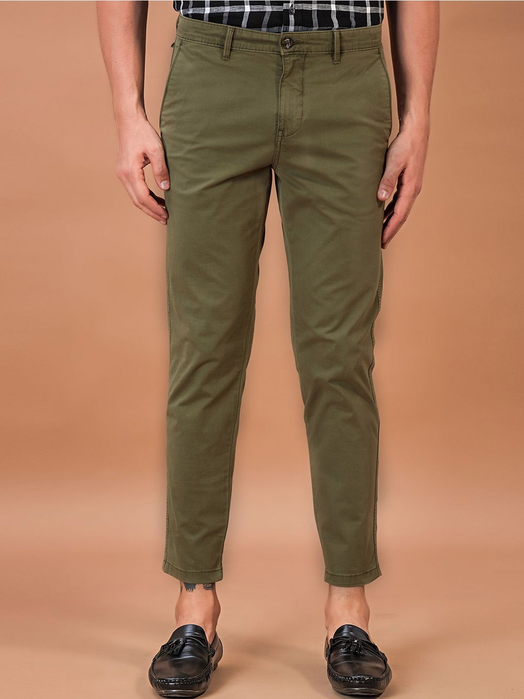 

THINC Men Overdyed Relaxed Fit Mid-Rise Trouser, Olive