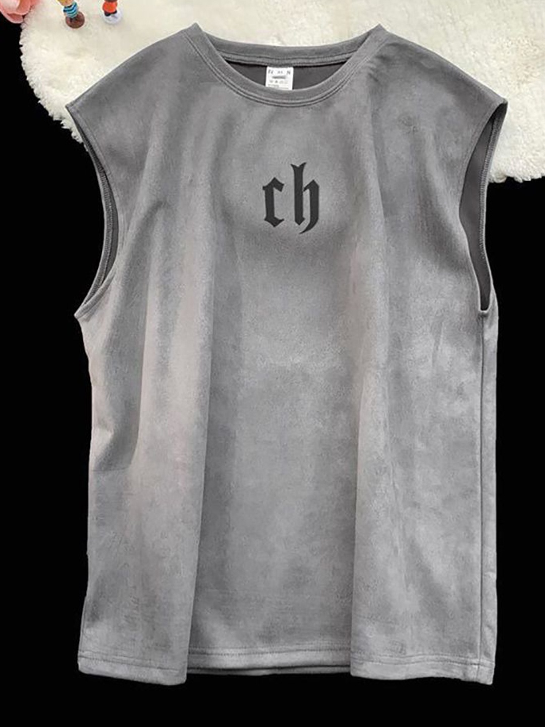 

StyleCast x Revolte Men Typography Printed Round Neck Relaxed Fit T-shirt, Grey