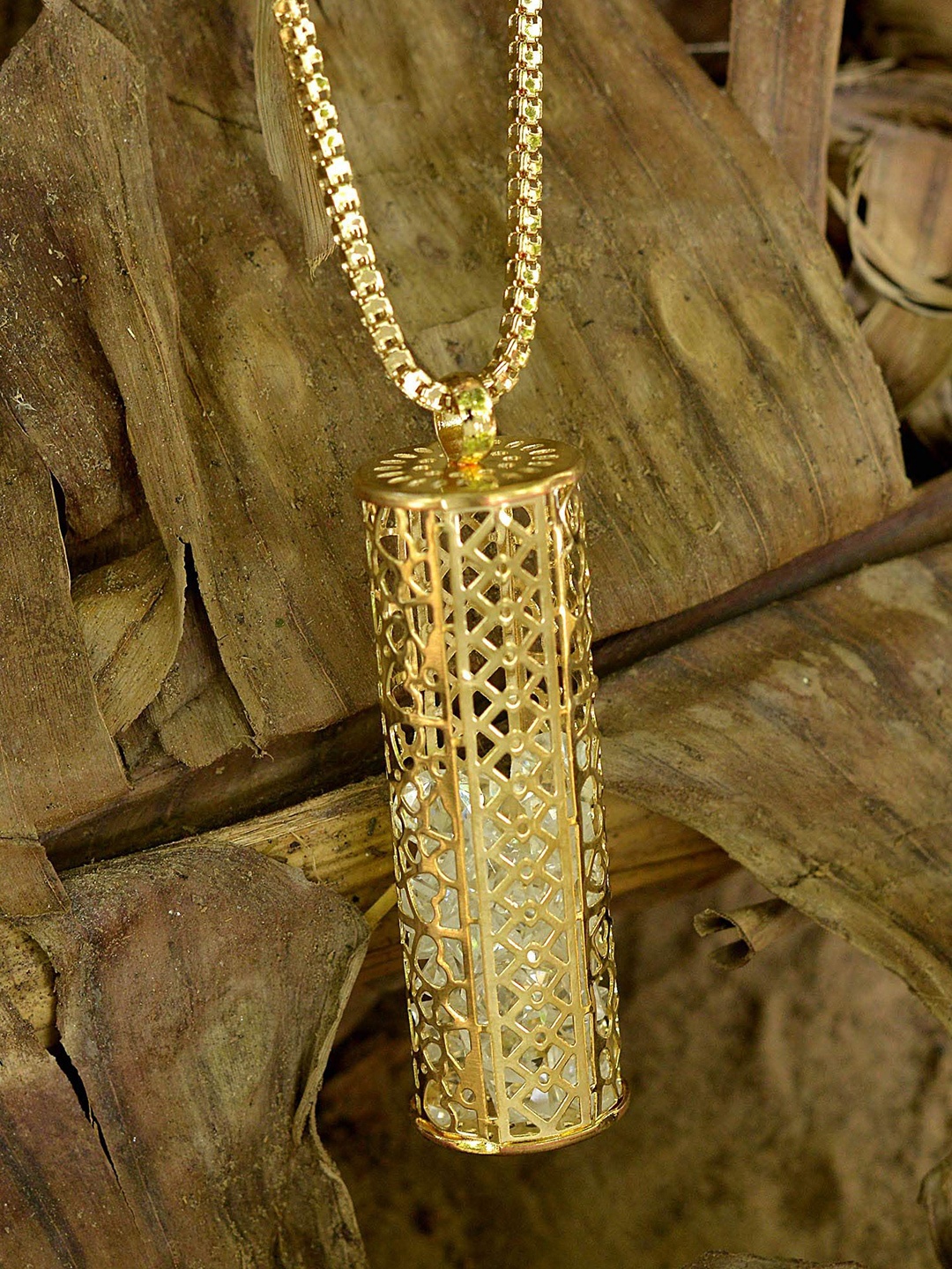 

MEMOIR Gold-Plated Contemporary Pendant With Chain