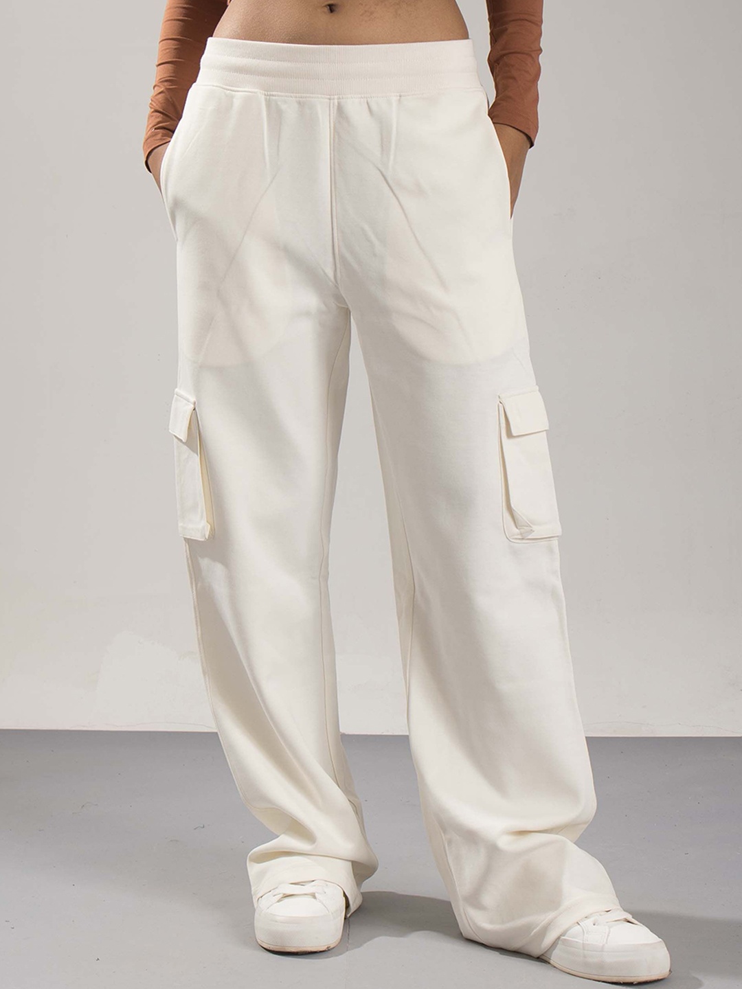 

ONEWAY Women Mid-Rise Regular Fit Cargos, Off white