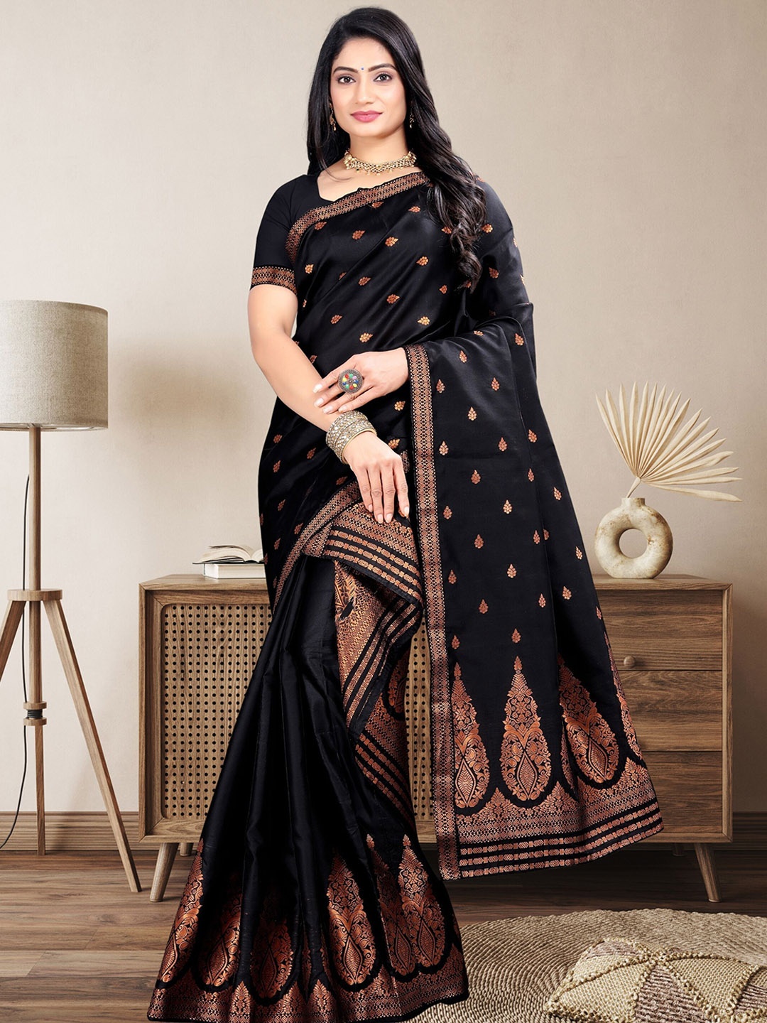 

KAMDAR Uka Jura Paat Silk Mekhela Chador Assamese Saree, Black