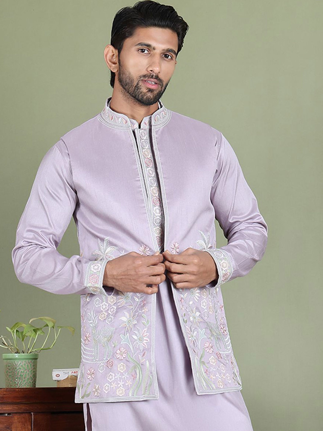 

Jompers Floral Embroidered Mandarin Collar Straight Kurta With Pyjamas And Nehru Jacket, Purple