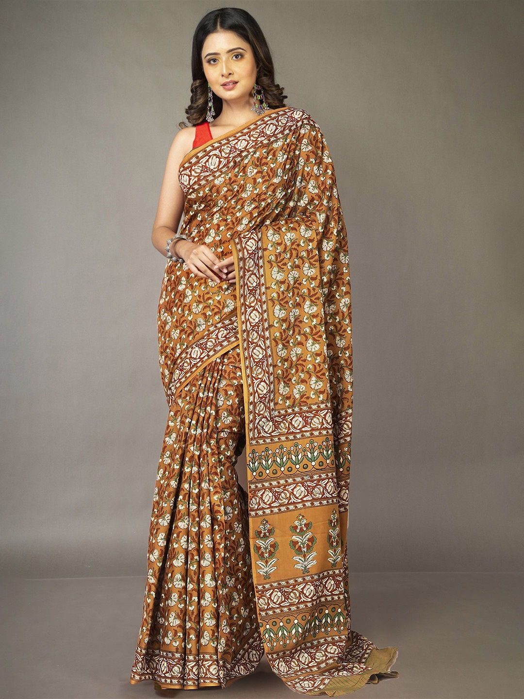 

Unnati Silks Floral Pure Cotton Handloom Block Print Saree, Brown