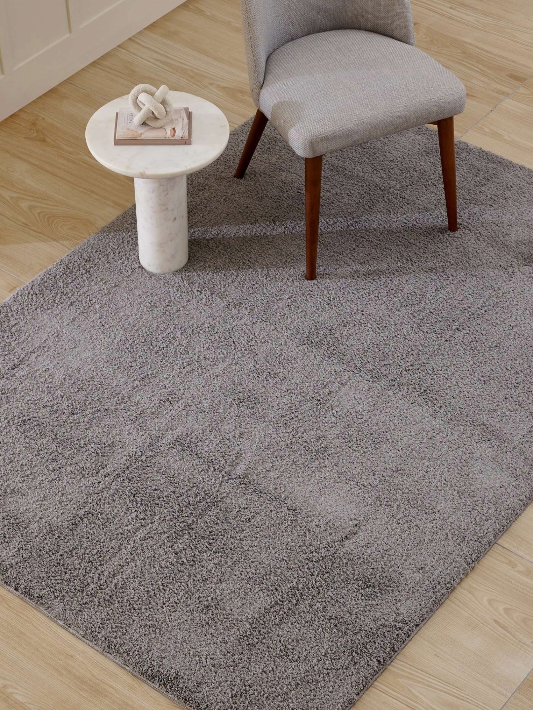 

Home Centre Grey Rectangle Shaped Anti-Skid Tufted Carpet