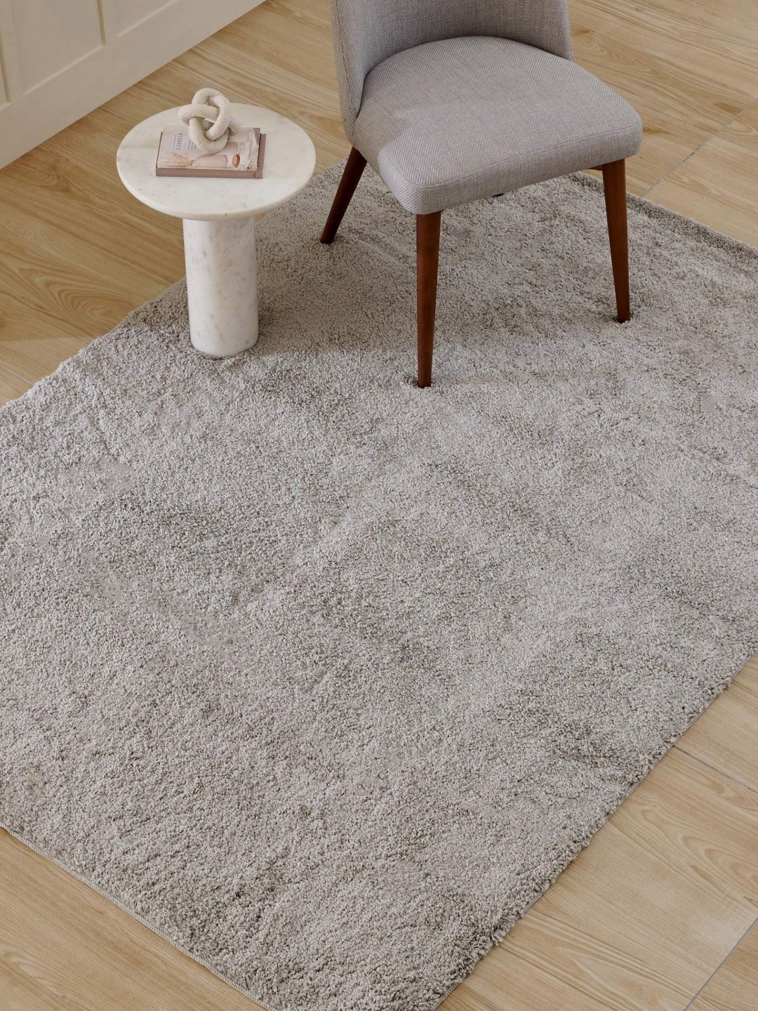 

Home Centre Grey Rectangle Shaped Shaggy Anti-Skid Carpet