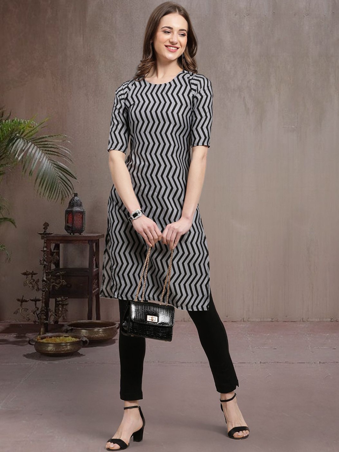 

7Threads Geometric Printed Straight Kurta, Black