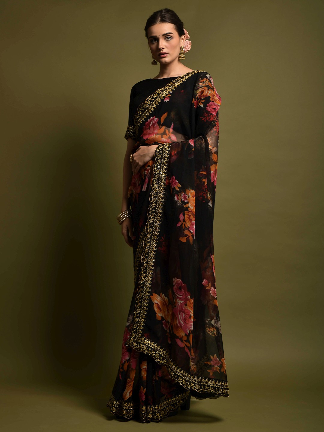 

KSM PRINTS Floral Printed Saree, Black