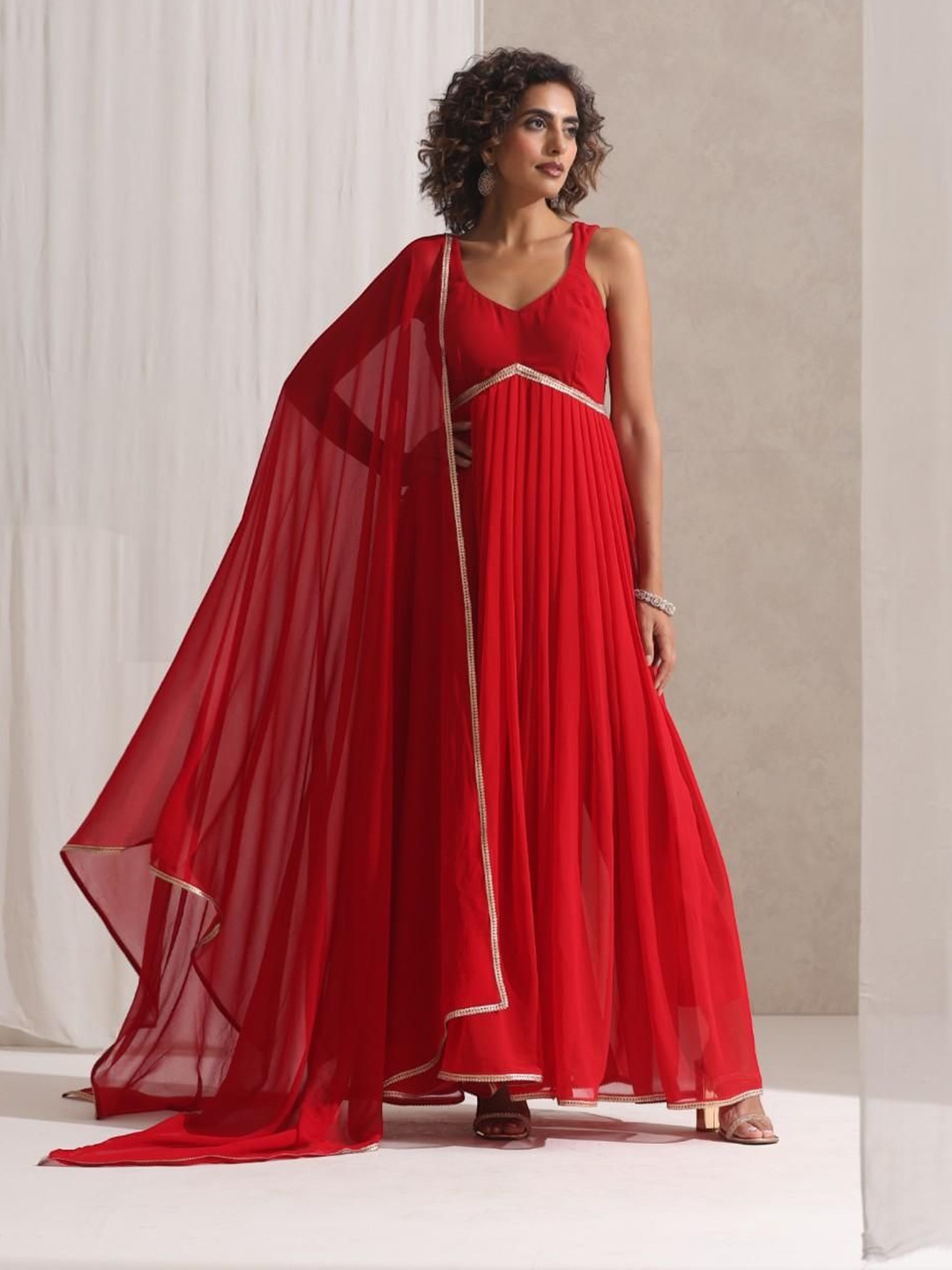 

Swtantra Women Regular Georgette Kurta with Trousers & With Dupatta, Red