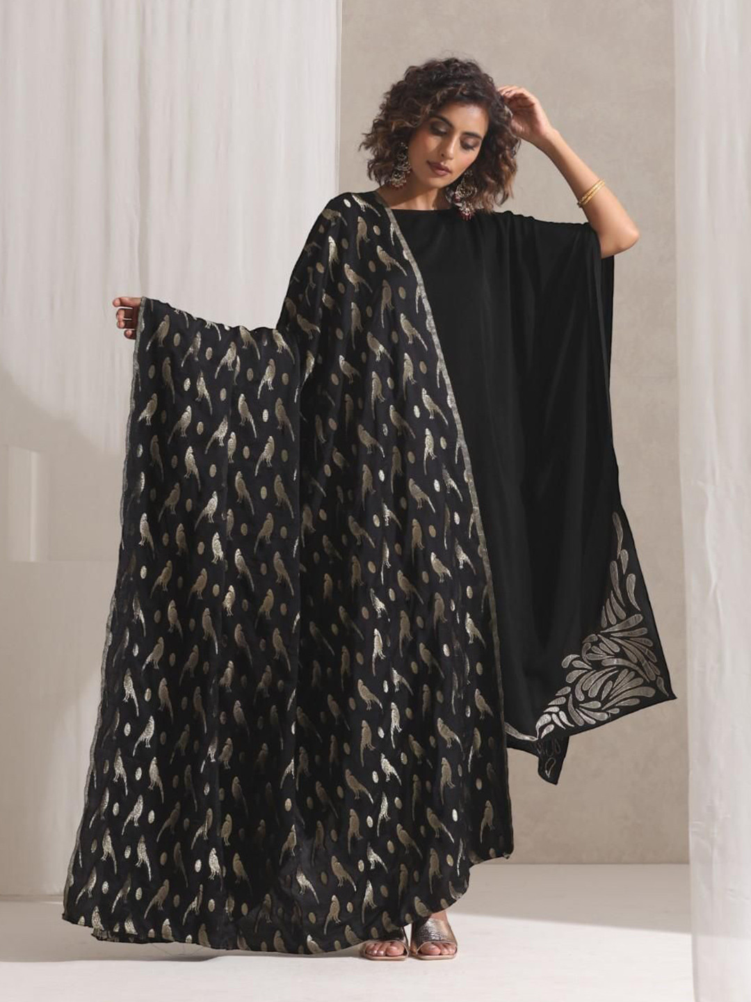 

Swtantra Korean Embroidered Thread Work Kaftan Kurta With Trousers, Black