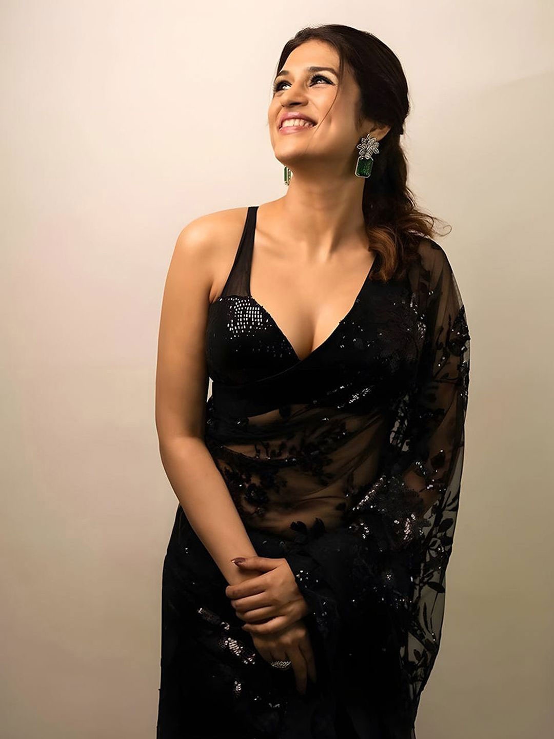 

Mitera Floral Embellished Sequinned Pure Georgette Saree, Black