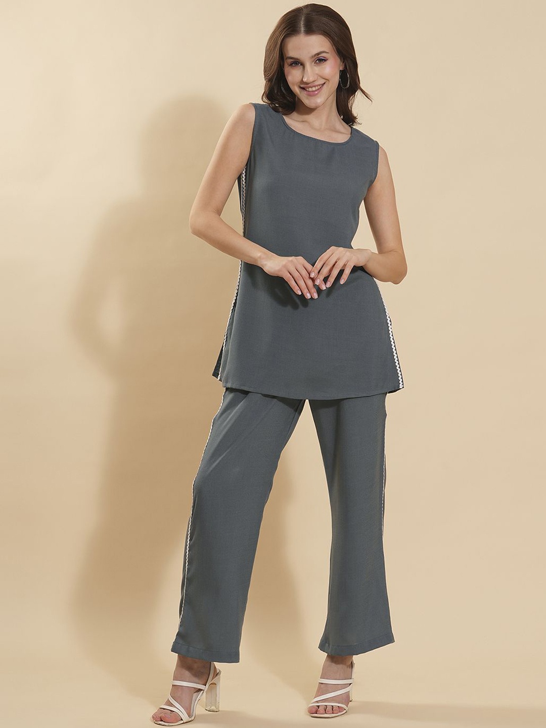 

DressBerry Grey Round Neck Pure Cotton Tunic With Trouser