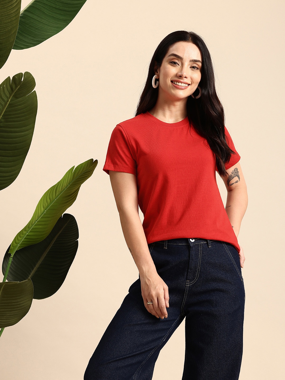 

Mast & Harbour Solid Round Neck T-shirt, Red