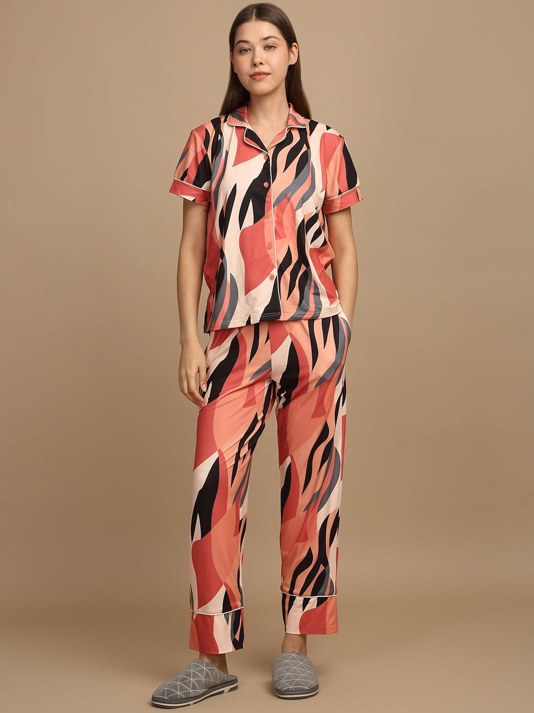 

Sweet Dreams Women Lapel Collar Printed Night Suit, Peach