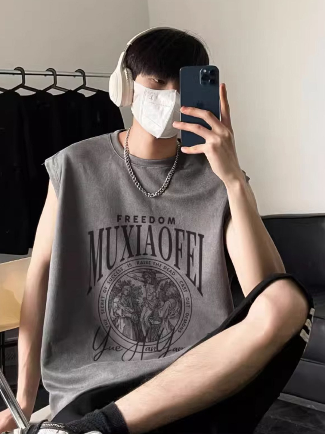 

StyleCast x Revolte Men Graphic Printed Round Neck Oversized T-shirt, Grey
