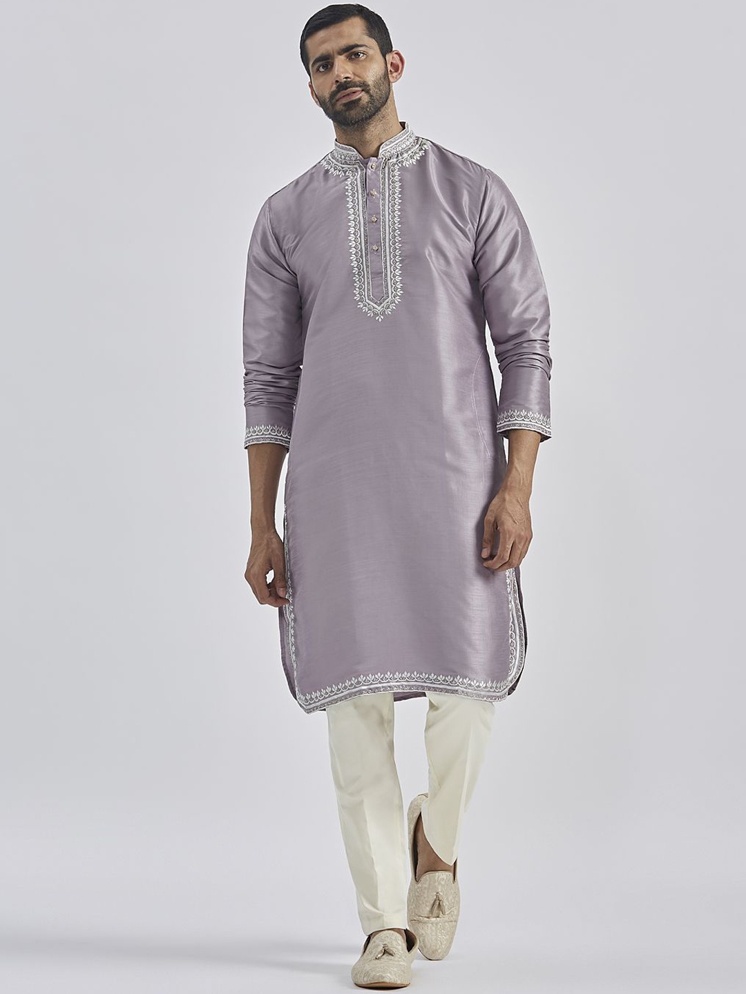 

VASTRAMAY Ethnic Motifs Yoke Design Thread Work Straight Kurta With Trouser, Purple