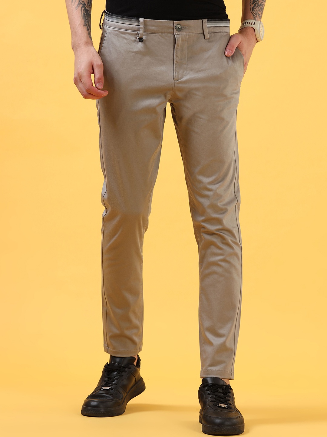 

THINC Men Slim Fit Mid-Rise Chinos Trousers, Grey