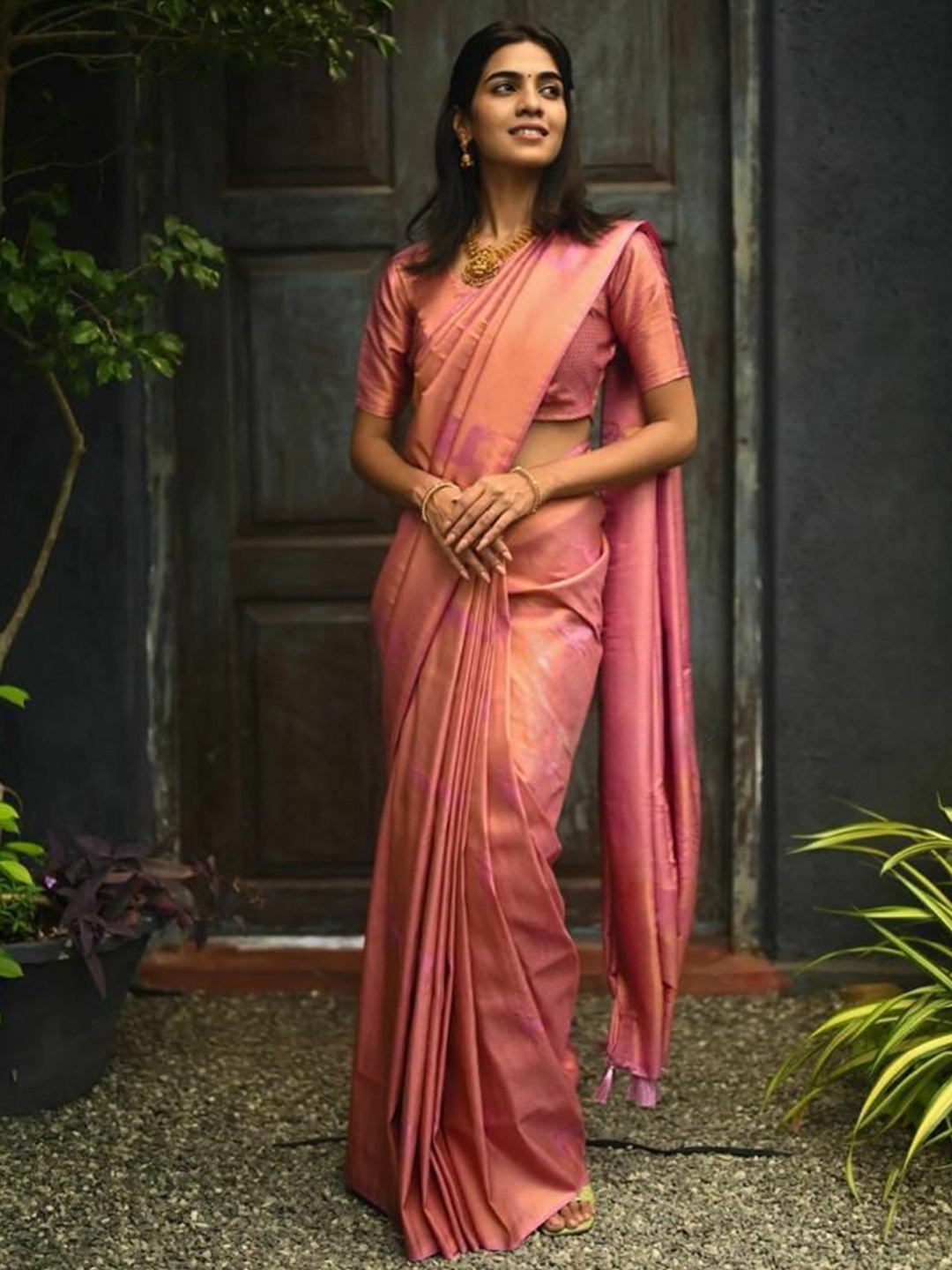 

KALINI Woven Design Zari Banarasi Saree, Pink
