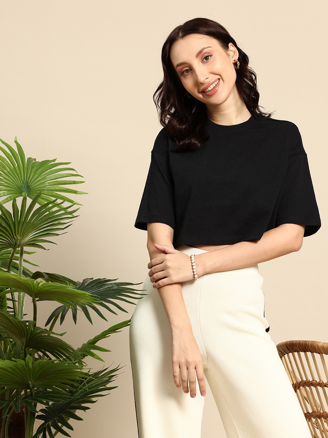 

Mast & Harbour Drop-Shoulder Sleeves Boxy Crop T-shirt, Black