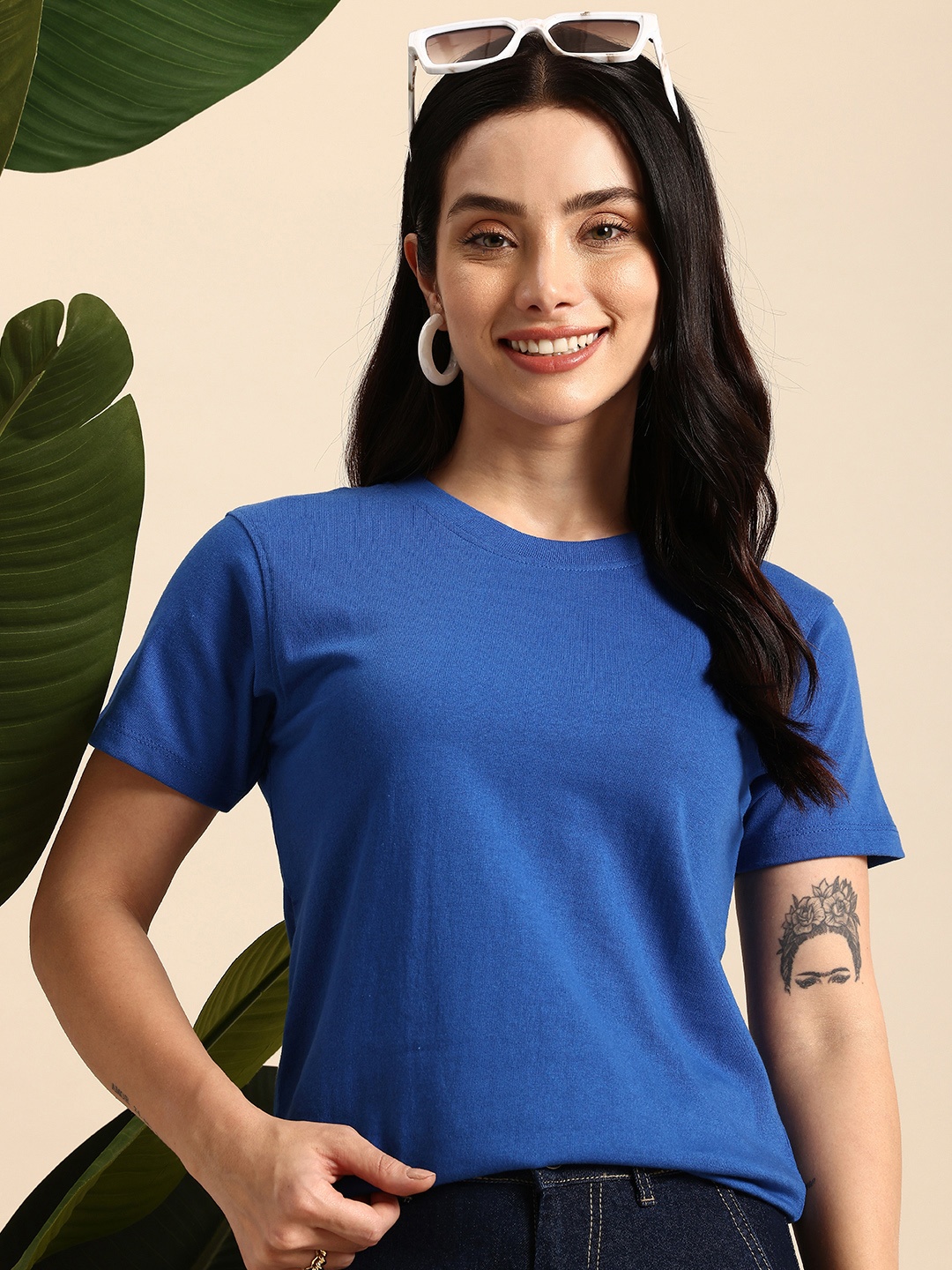 

Mast & Harbour Solid Round Neck T-shirt, Blue