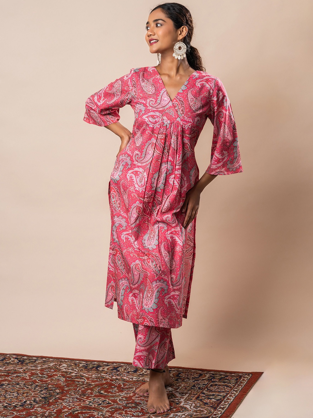 

GULABOSITABO Women Paisley Printed Pure Cotton Kurta, Pink