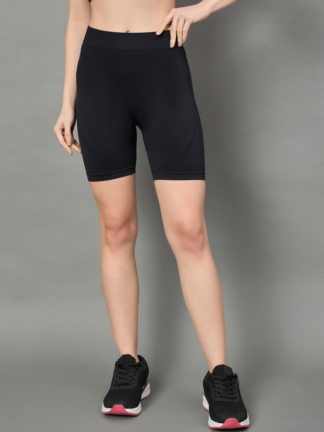 

DressBerry Women Seamless High-Rise Cycling Sports Shorts, Black