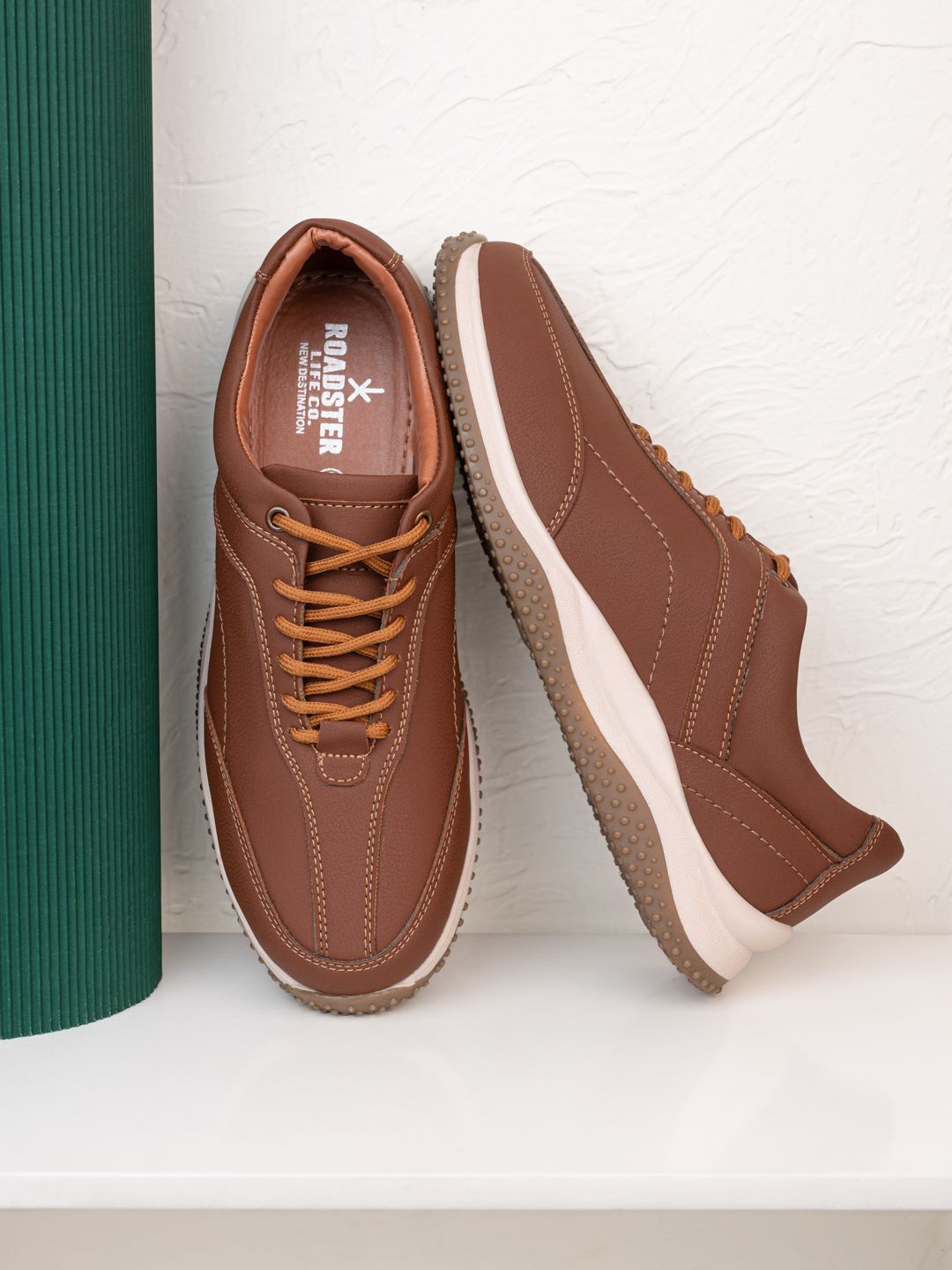 

The Roadster Lifestyle Co. Men Casual Lace-Up Sneakers, Tan