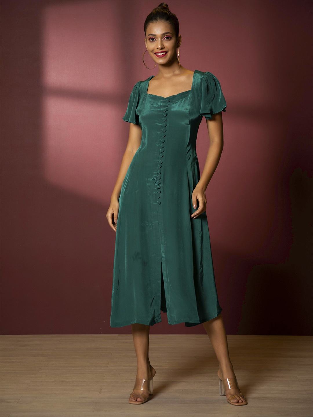 

Urban Sundari Women Sweetheart Neck A-Line Midi Dress, Green