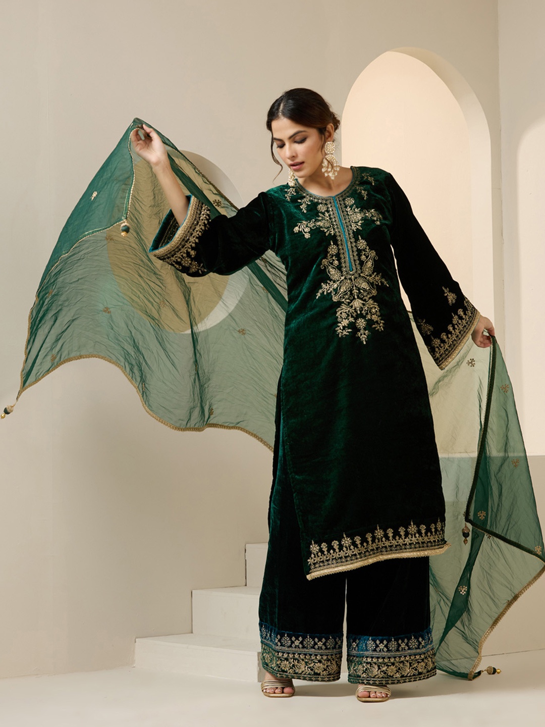 

Ishin Floral Motifs Zari Embroidered Velvet Kurta With Palazzos & Dupatta, Green