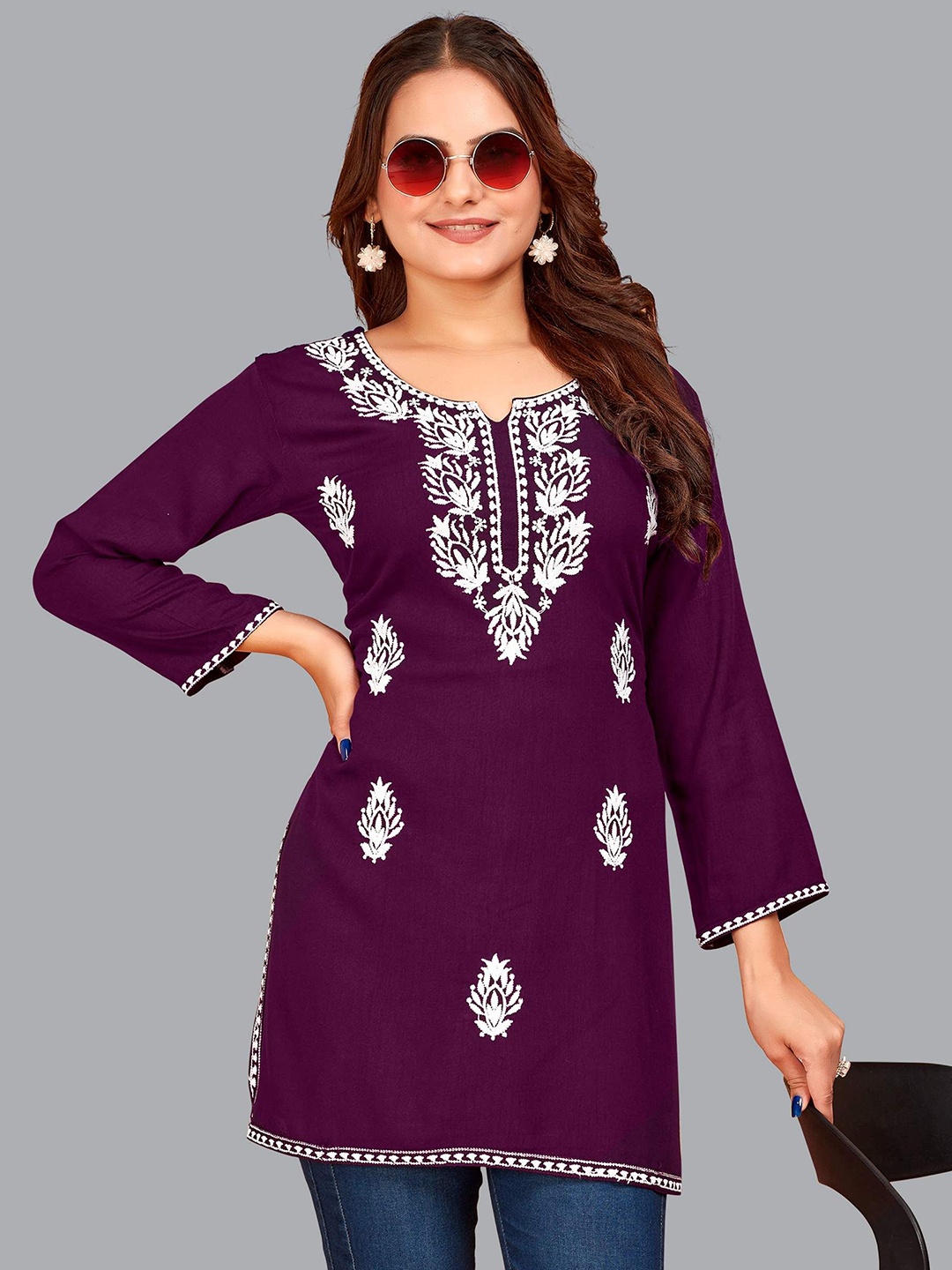 

Kalavrund Creation Ethnic Motifs Embroidered Chikankari Kurti, Purple