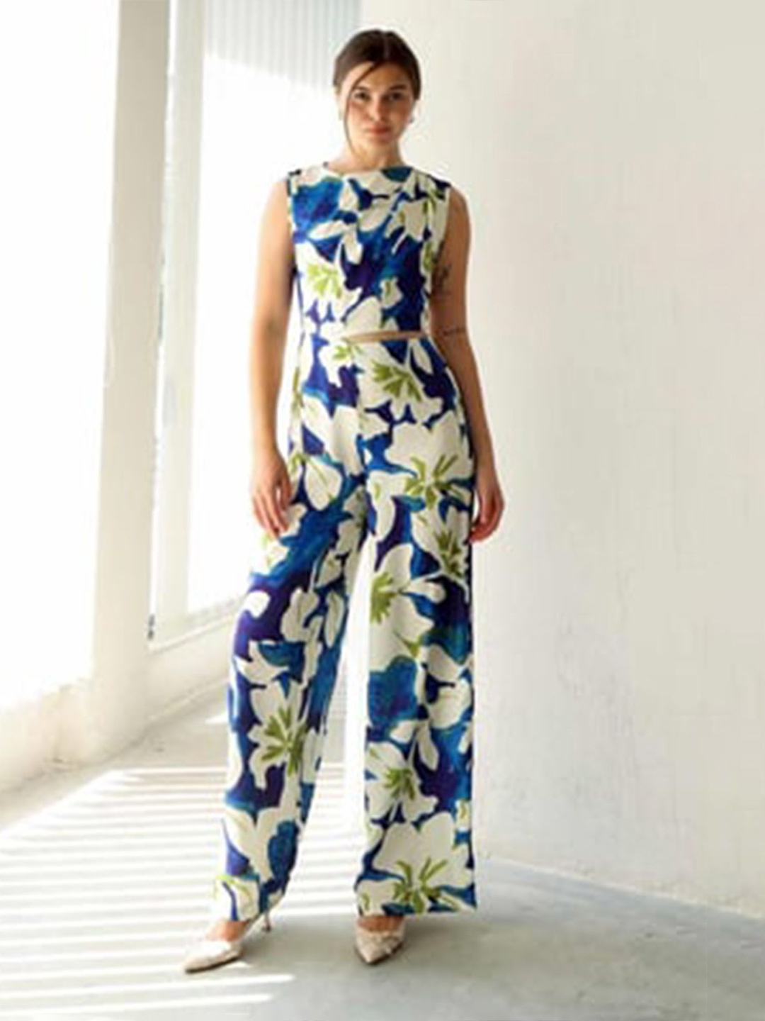 

LULU & SKY Women Sleeveless Floral Printed Basic Jumpsuit, Blue