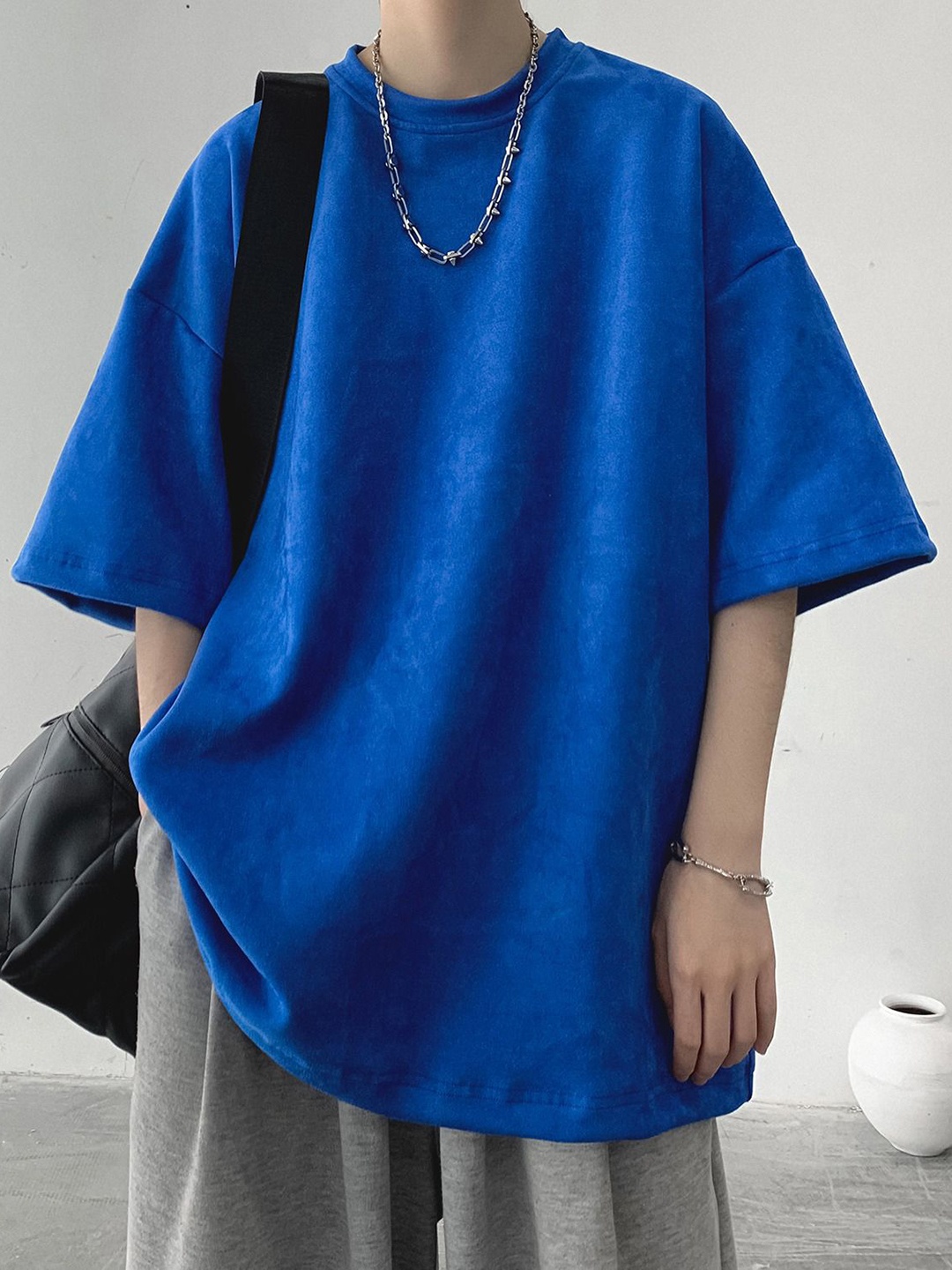 

StyleCast x Revolte Solid Round Neck Baggy T-shirt, Blue