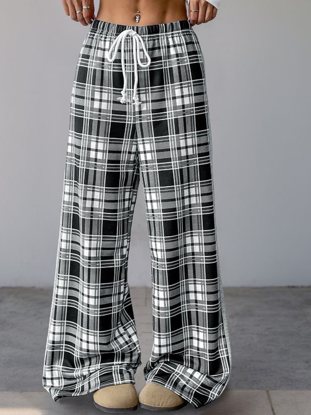 

StyleCast Women Checked Flat-Front High-Rise Loose Fit Wide Leg Trousers, Black