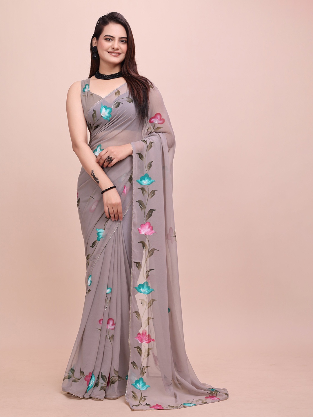 

Avojee Floral Printed Saree, Grey