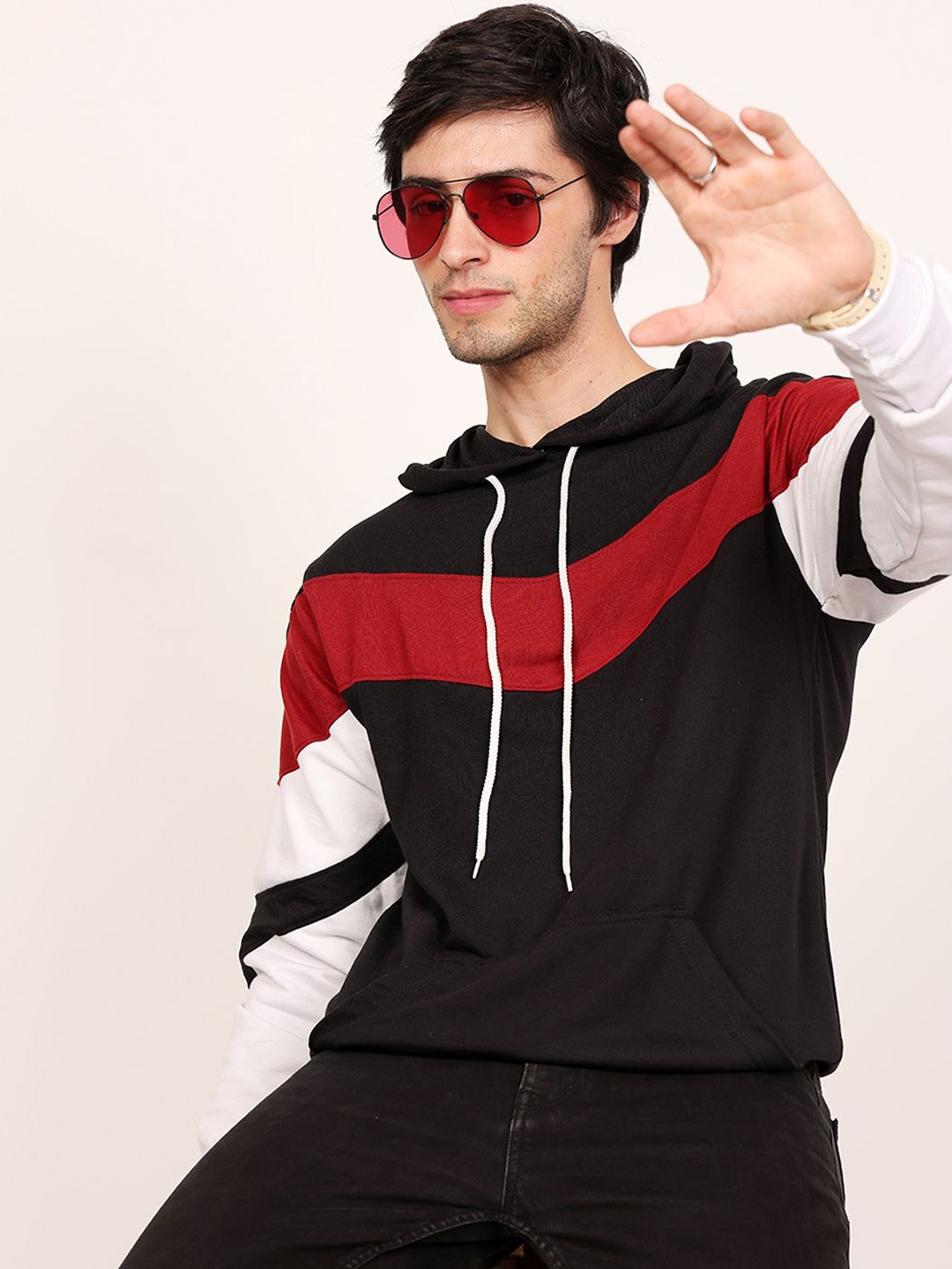 

Leotude Men Colourblocked Hooded Sweatshirt, Black