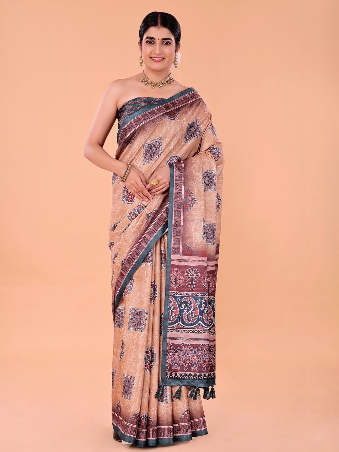 

NAAREE COLLECTION Floral Printed Satin Ready to Wear Saree, Cream