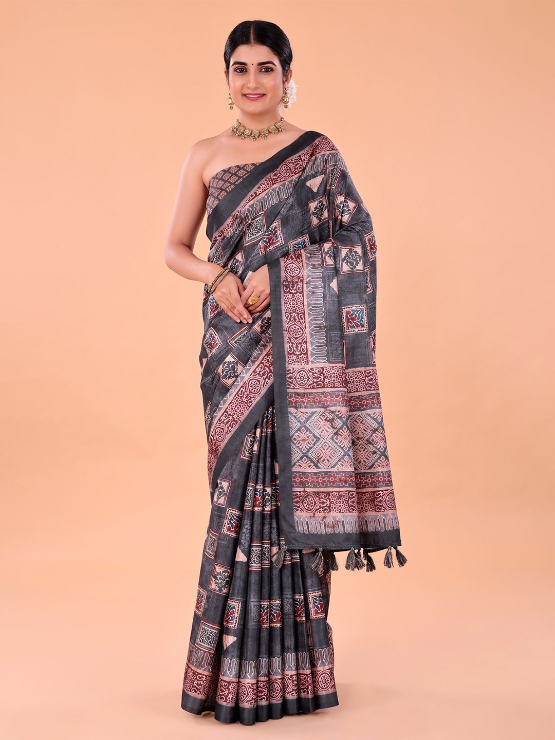 

NAAREE COLLECTION Ethnic Motifs Printed Ready to Wear Saree, Black