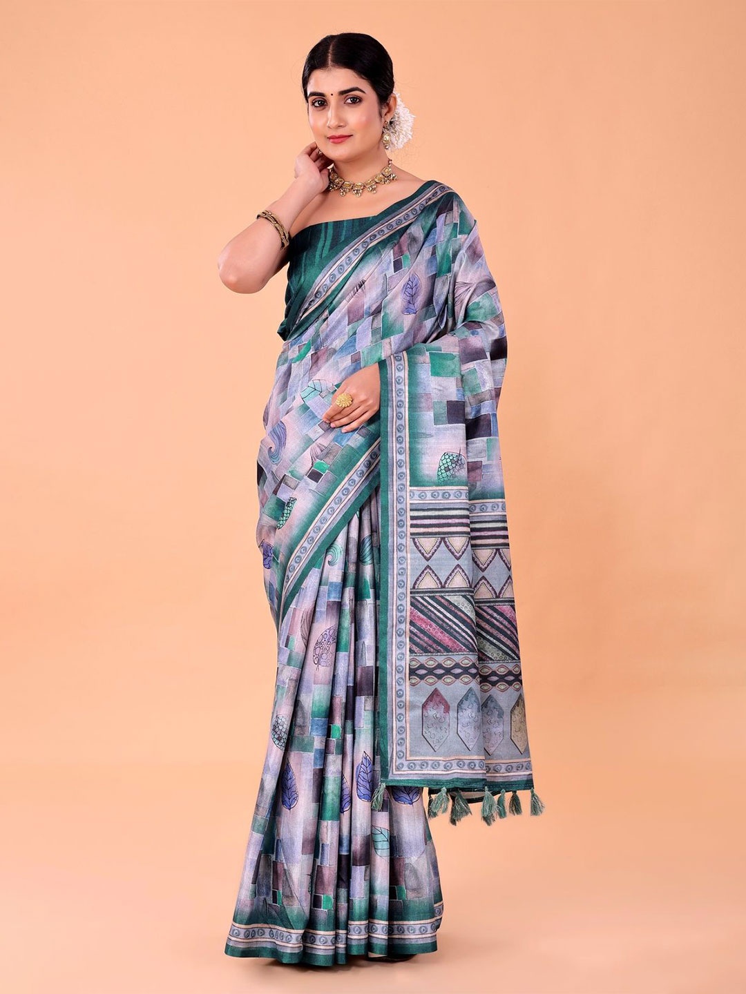 

NAAREE COLLECTION Geometric Printed Ready to Wear Saree, Grey